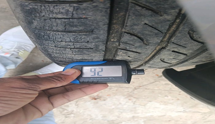 2012 Volkswagen Jetta COMFORTLINE TSI, Petrol, Manual, 1,24,155 km, tyre