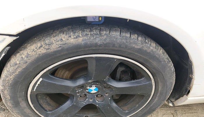 2010 BMW 5 Series 520D, Diesel, Automatic, 1,56,870 km, tyre