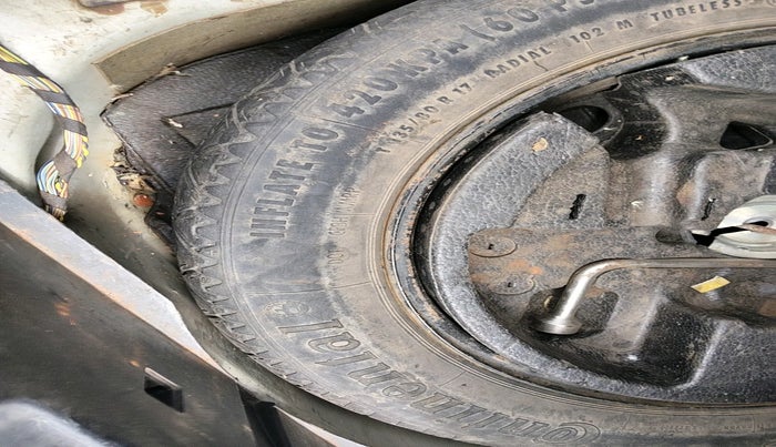 2010 BMW 5 Series 520D, Diesel, Automatic, 1,56,870 km, tyre