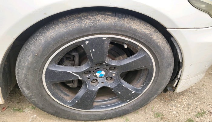 2010 BMW 5 Series 520D, Diesel, Automatic, 1,56,870 km, tyre