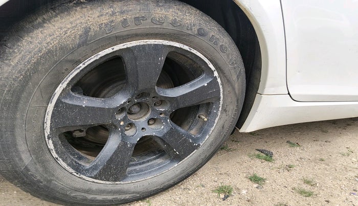 2010 BMW 5 Series 520D, Diesel, Automatic, 1,56,870 km, tyre