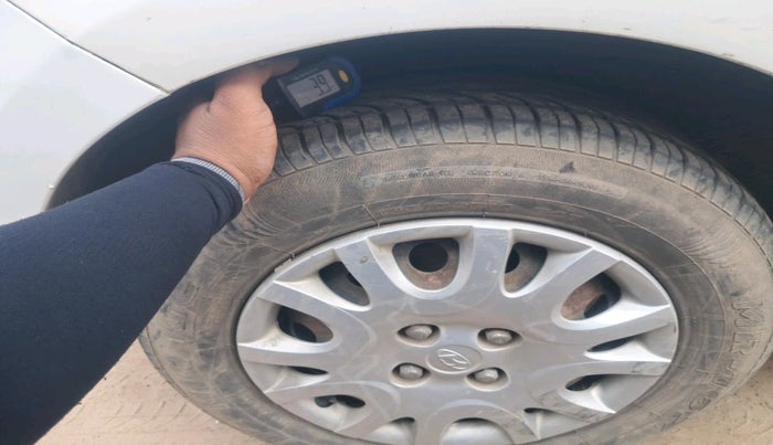 2011 Hyundai i20 MAGNA 1.2, Petrol, Manual, 72,563 km, tyre