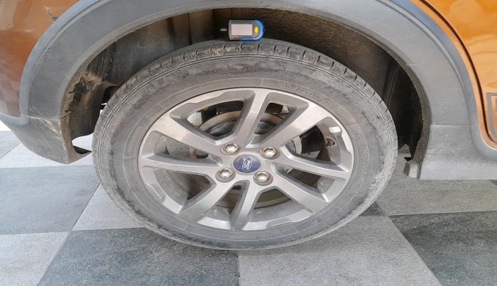2020 Ford FREESTYLE TITANIUM PLUS 1.2 PETROL, Petrol, Manual, 33,473 km, tyre