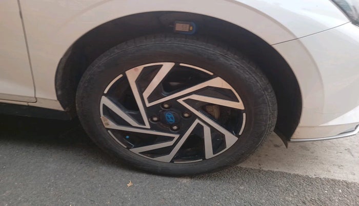 2023 Hyundai NEW I20 ASTA (O) 1.2 IVT, Petrol, Automatic, 16,579 km, tyre