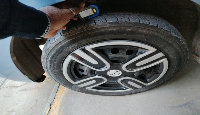 2011 Maruti Wagon R 1.0 VXI, Petrol, Manual, 99,738 km, tyre