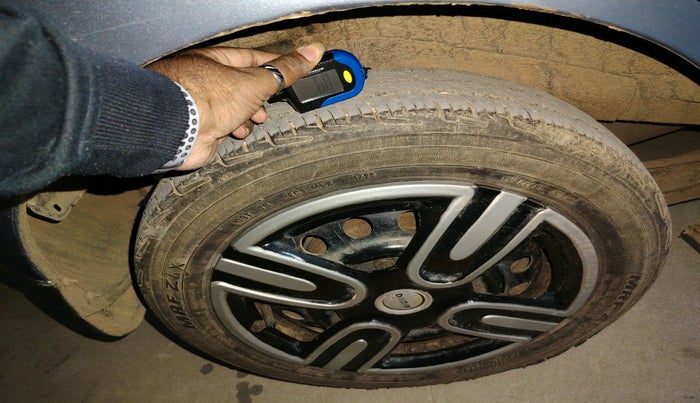 2011 Maruti Wagon R 1.0 VXI, Petrol, Manual, 99,738 km, tyre