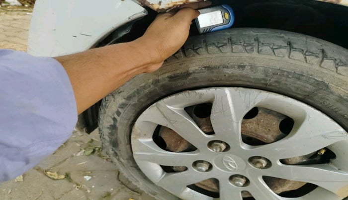 2015 Hyundai Eon MAGNA +, Petrol, Manual, 71,193 km, tyre