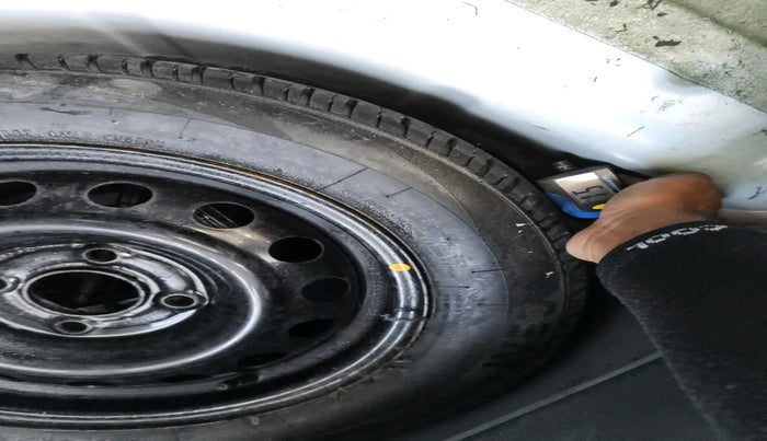 2016 Ford New Figo TITANIUM PLUS 1.2 PETROL, Petrol, Manual, 98,503 km, tyre