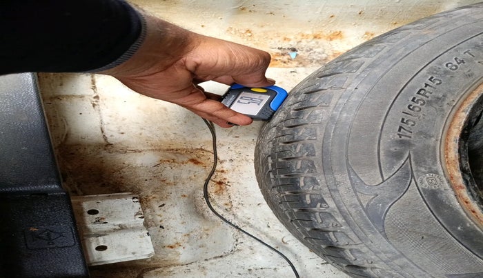 2016 Honda City 1.5L I-VTEC SV, Petrol, Manual, 2,22,902 km, tyre