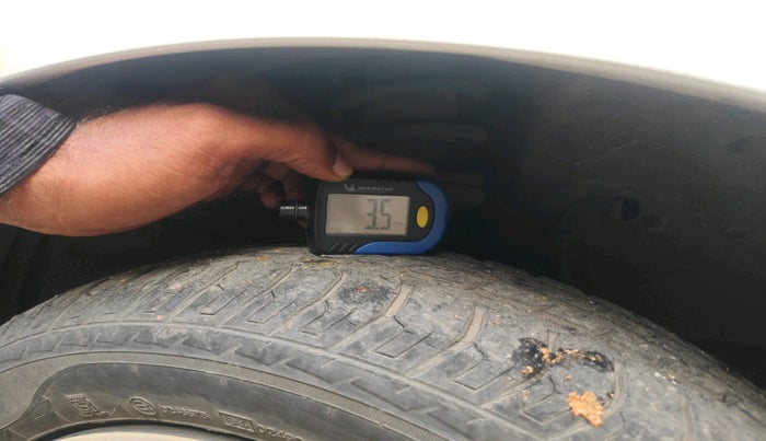 2015 Maruti Wagon R 1.0 VXI+ (O) MT, Petrol, Manual, 27,493 km, tyre