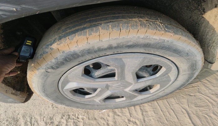 2019 Maruti Vitara Brezza VDI, Diesel, Manual, 1,47,992 km, tyre