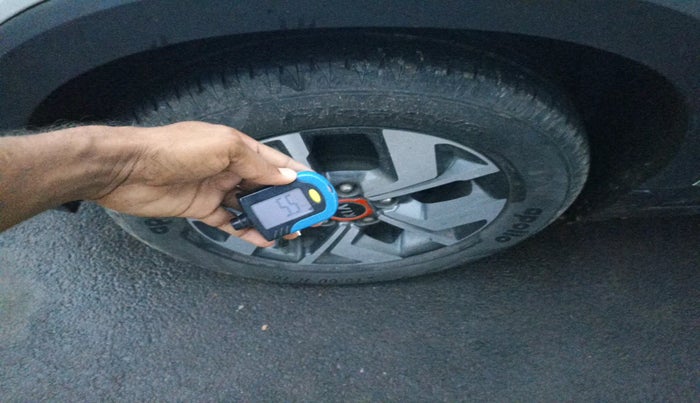 2020 KIA SONET GTX PLUS 1.5, Diesel, Manual, 1,42,567 km, tyre