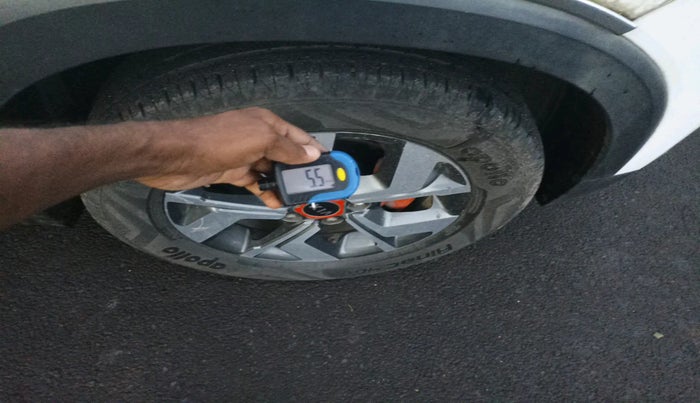 2020 KIA SONET GTX PLUS 1.5, Diesel, Manual, 1,42,567 km, tyre