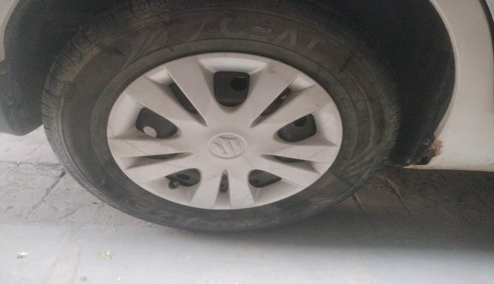 2014 Maruti Swift Dzire VDI, Diesel, Manual, 1,55,780 km, tyre