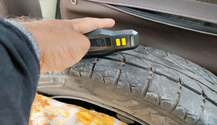 2011 Hyundai Santro Xing GLS, Petrol, Manual, 90,632 km, tyre