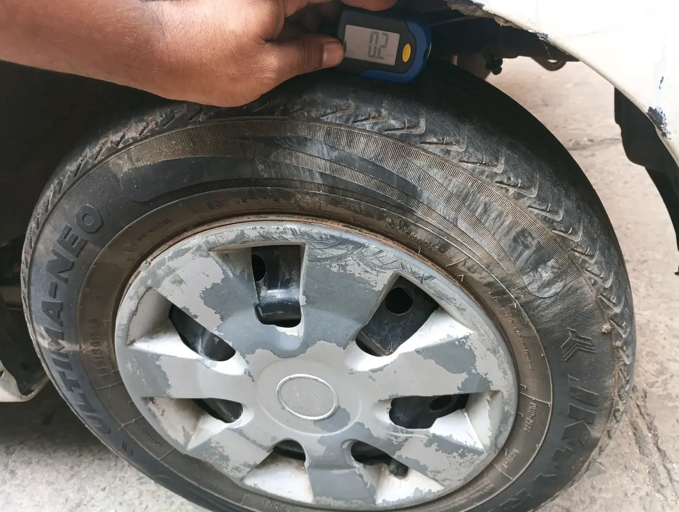 2011 Maruti A Star VXI (ABS) AT, Petrol, Automatic, 70,662 km, tyre