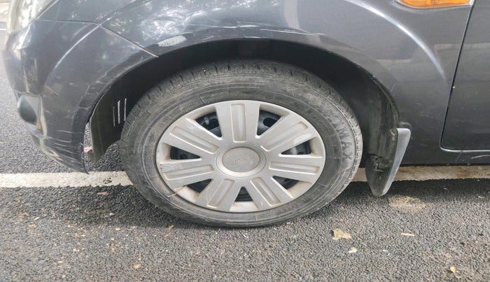 2012 Ford Figo ZXI 1.2 PETROL, Petrol, Manual, 59,769 km, tyre