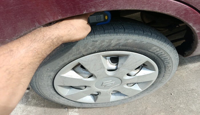 2015 Maruti Alto K10 LXI CNG, Petrol, Manual, 2,16,006 km, tyre