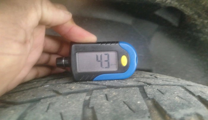 2018 Mahindra XUV500 W7, Diesel, Manual, 96,919 km, tyre