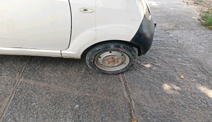 2012 Tata Nano CX, Petrol, Manual, 81,096 km, tyre