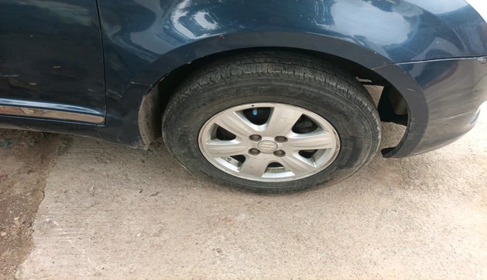 2011 Maruti Swift ZDI, Diesel, Manual, 1,40,901 km, tyre