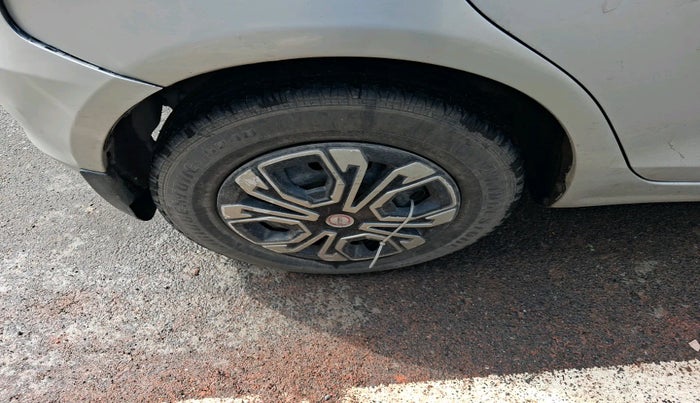 2012 Maruti Swift VXI, Petrol, Manual, 2,31,080 km, tyre