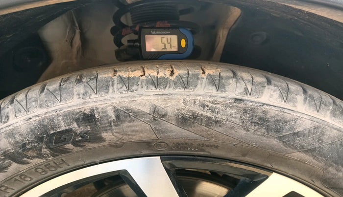 2021 MG ASTOR STYLE 1.5 MT, Petrol, Manual, 29,150 km, tyre