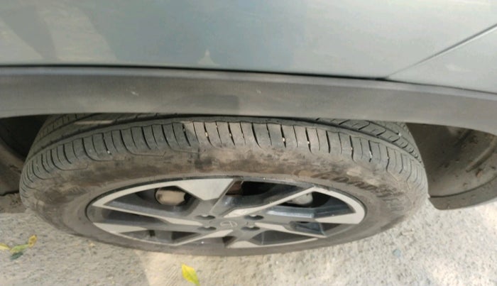 2024 Tata PUNCH ACCOMPLISHED DAZZLE SUNROOF CNG MT, Petrol, Manual, 23,861 km, tyre