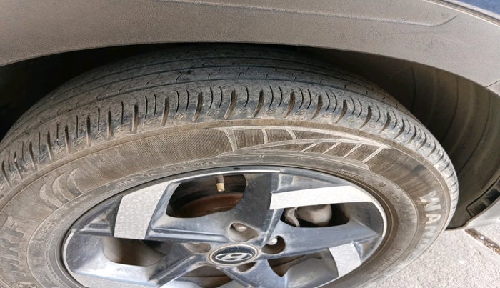 2020 Hyundai VENUE SX 1.0 TURBO, Petrol, Manual, 45,571 km, tyre