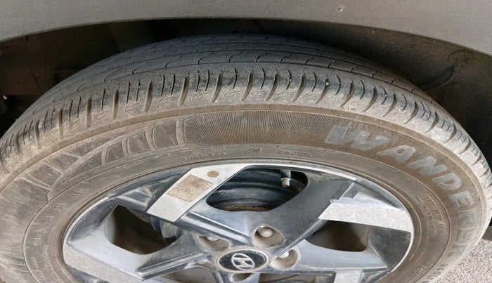 2020 Hyundai VENUE SX 1.0 TURBO, Petrol, Manual, 45,571 km, tyre