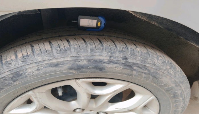 2017 Ford Ecosport TITANIUM 1.5L DIESEL, Diesel, Manual, 1,22,870 km, tyre