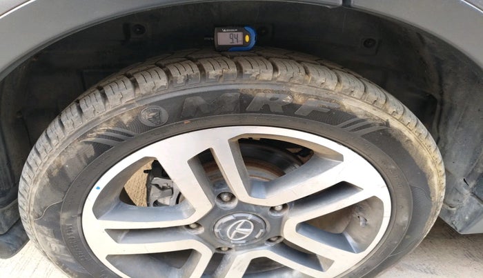 2017 Tata Hexa XTA 4X2 7 STR, Diesel, Automatic, 1,19,810 km, tyre