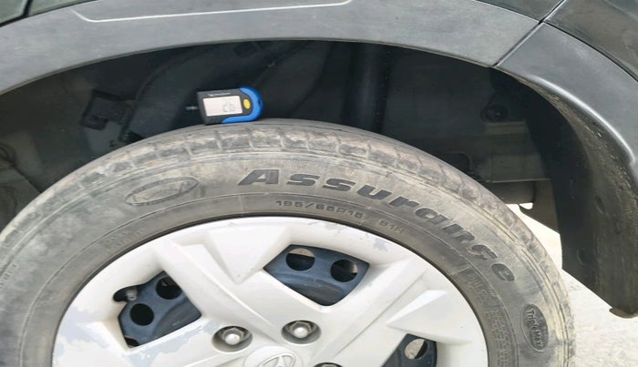 2019 Hyundai VENUE S 1.2, Petrol, Manual, 68,458 km, tyre