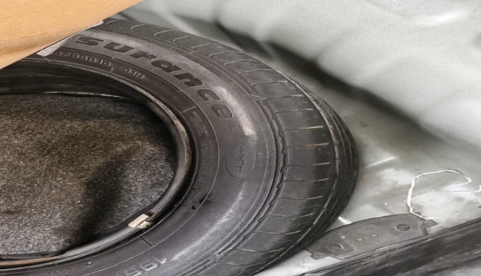 2019 Hyundai VENUE S 1.2, Petrol, Manual, 68,458 km, tyre