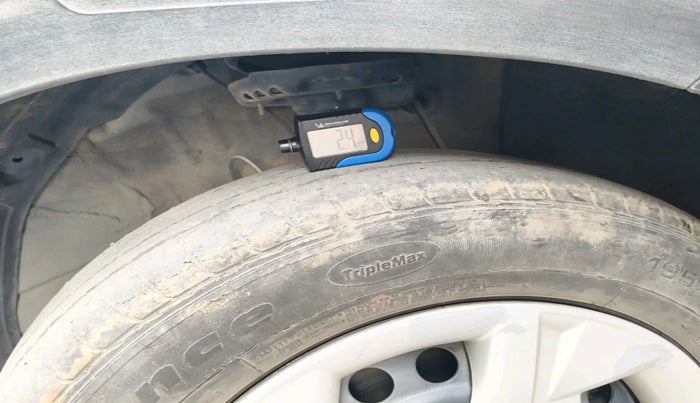 2019 Hyundai VENUE S 1.2, Petrol, Manual, 68,458 km, tyre