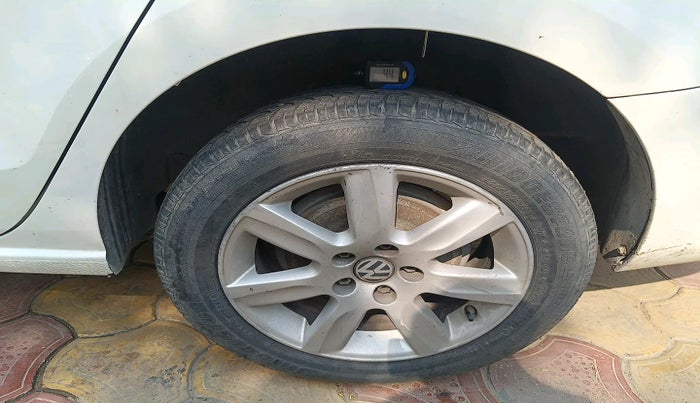 2011 Volkswagen Vento COMFORTLINE 1.6, Petrol, Manual, 91,862 km, tyre