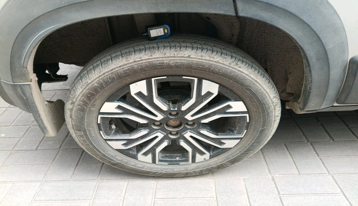 2022 Renault Kiger RXZ TURBO CVT, Petrol, Automatic, 4,695 km, tyre