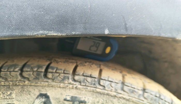 2017 Renault Kwid RXL, Petrol, Manual, 95,246 km, tyre