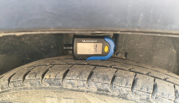 2017 Renault Kwid RXL, Petrol, Manual, 95,246 km, tyre