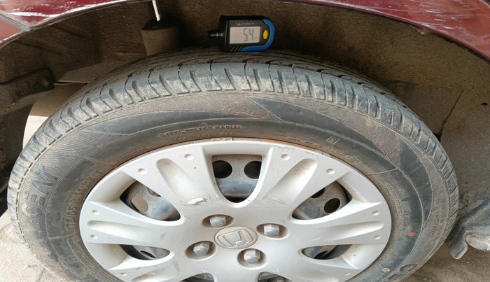 2013 Honda Amaze 1.2L I-VTEC S, Petrol, Manual, 1,79,530 km, tyre