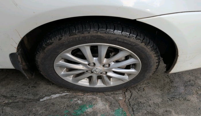 2015 Toyota Etios VX, Petrol, Manual, 1,69,373 km, tyre