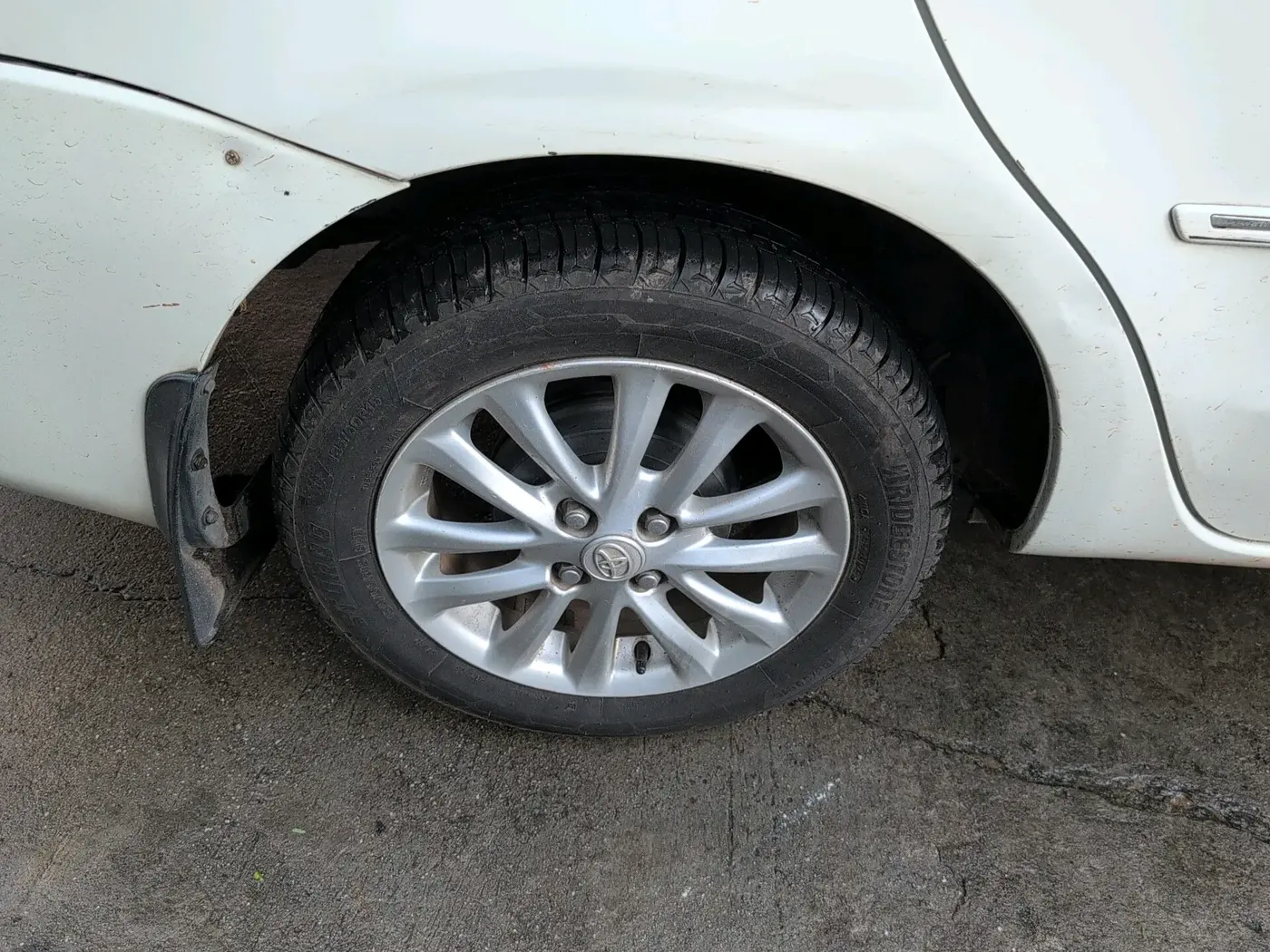 2015 Toyota Etios VX, Petrol, Manual, 1,69,373 km, tyre