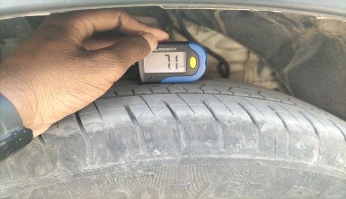 2019 Mahindra XUV300 W6 1.2 PETROL, Petrol, Manual, 59,488 km, tyre