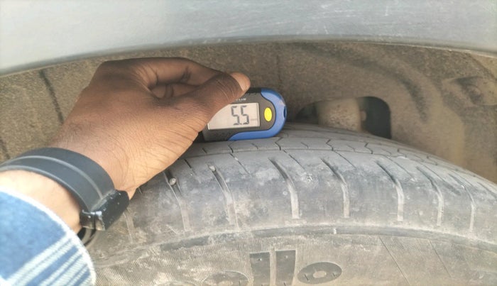 2019 Mahindra XUV300 W6 1.2 PETROL, Petrol, Manual, 59,488 km, tyre