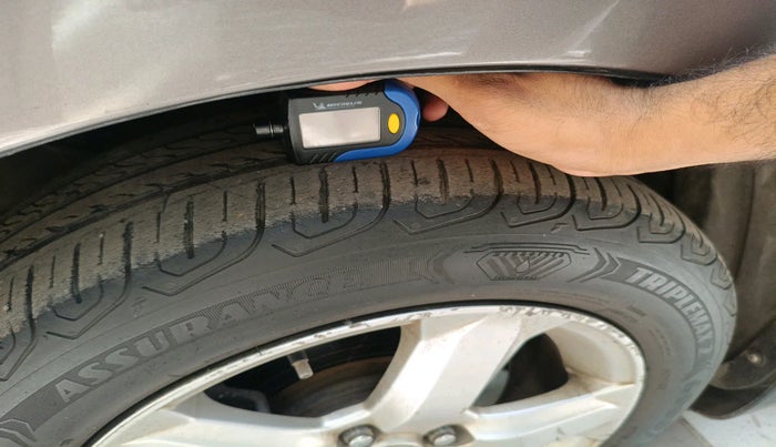 2011 Honda Jazz 1.2L I-VTEC S, Petrol, Manual, 1,34,061 km, tyre