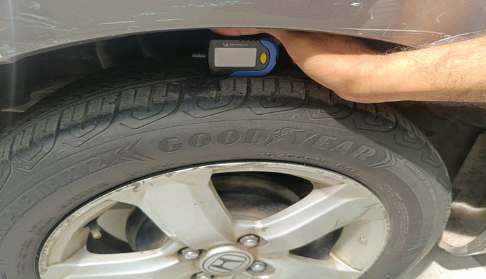 2011 Honda Jazz 1.2L I-VTEC S, Petrol, Manual, 1,34,061 km, tyre