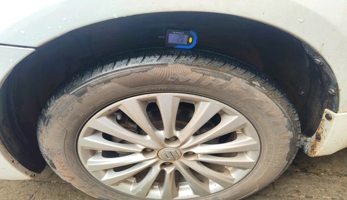 2016 Maruti Ciaz ZXI, Petrol, Manual, 1,74,733 km, tyre