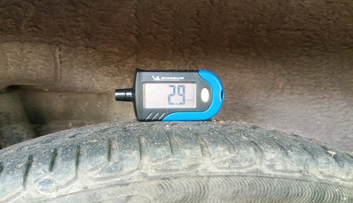 2013 Maruti Wagon R 1.0 VXI, Petrol, Manual, 1,01,914 km, tyre