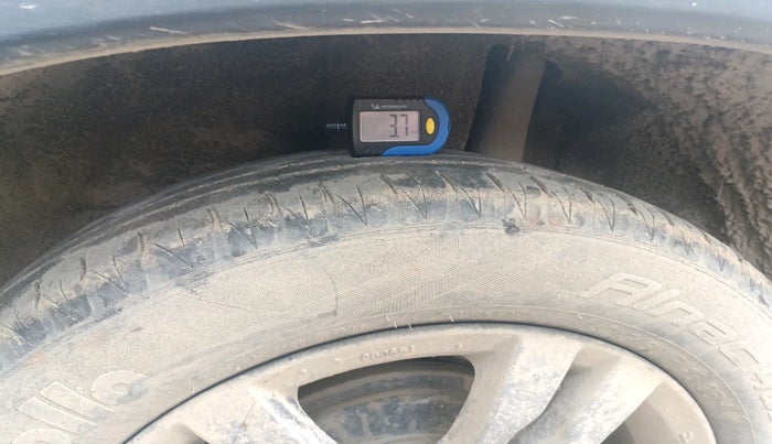 2016 Maruti Vitara Brezza ZDI, Diesel, Manual, 71,987 km, tyre