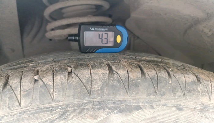 2016 Maruti Vitara Brezza ZDI, Diesel, Manual, 71,987 km, tyre